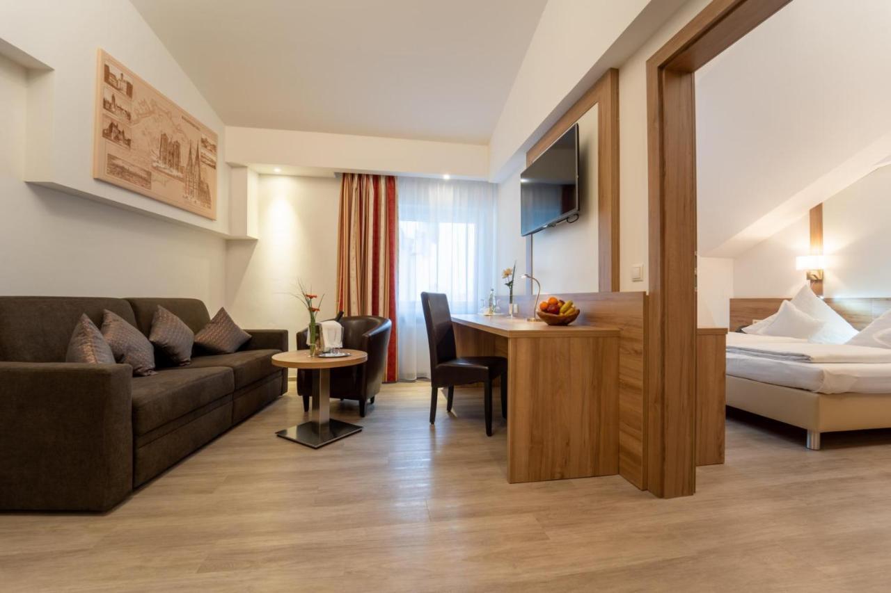 Deluxe Double Room,1378834220:JPEG